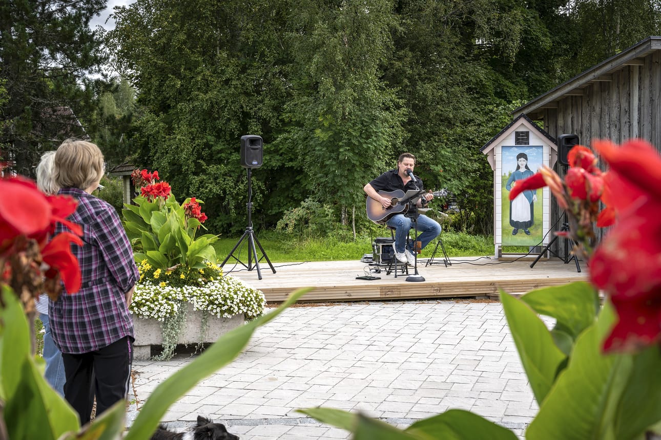 Soini-päivän tapahtuman musiikista ja laulusta vastasi soinilainen muusikko Jarkko Järvenpää.