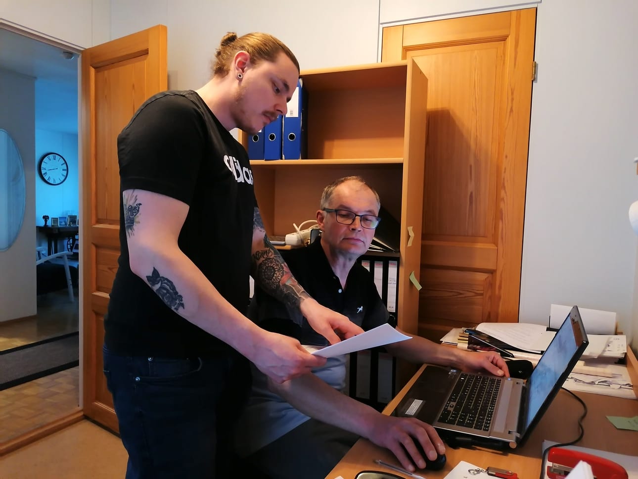 Lapin Yrittäjiin kuuluvan Lohiapajan Pekka ja Mikko Riskilä painottavat sitä, että nyt jos koskaan on ehdottoman tärkeää tukea paikallisia yrittäjiä.