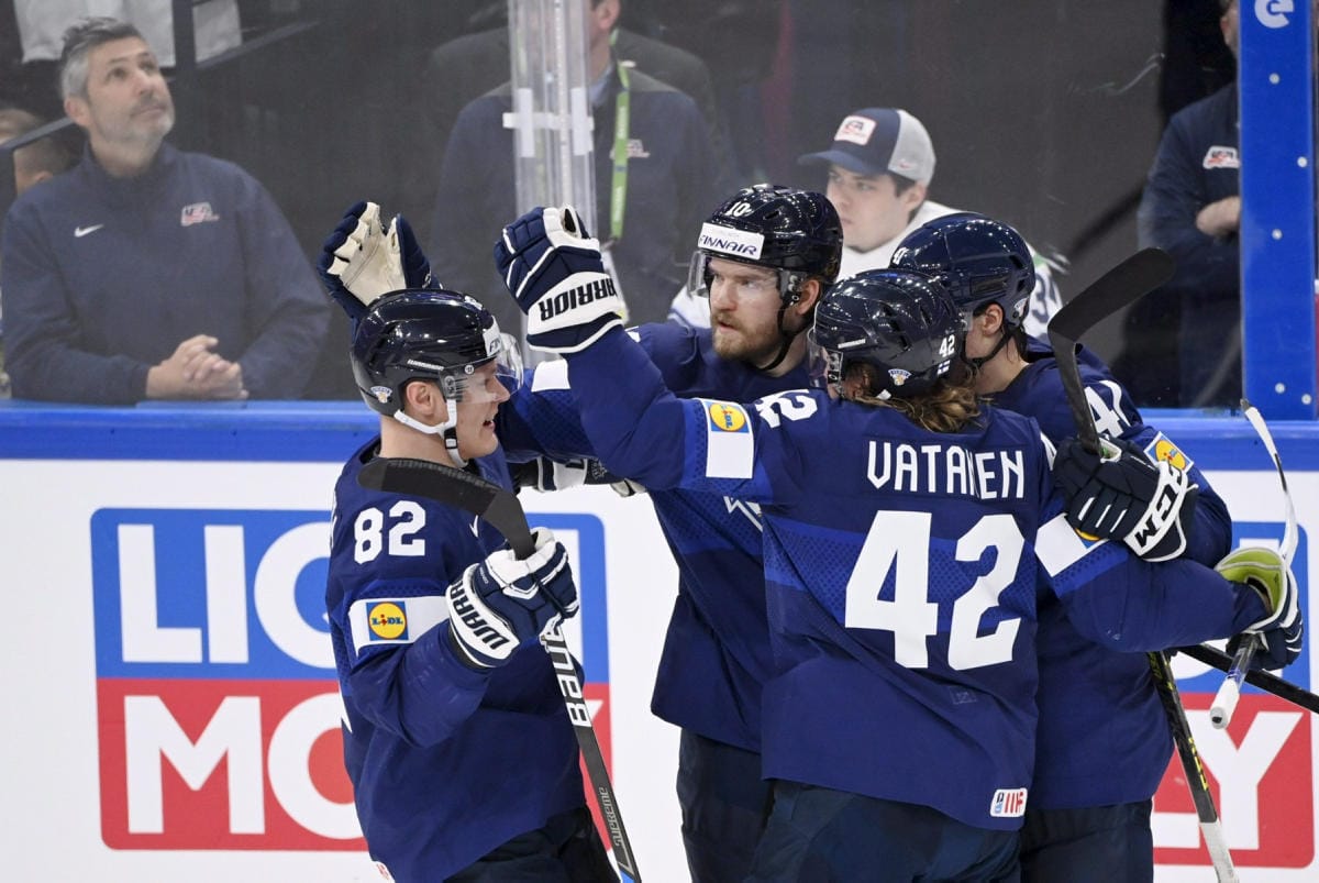 Joel Armian kolmannen erän alussa laukoma 4–2 käytännössä sinetöi Leijonien loppuottelupaikan. LEHTIKUVA / EMMI KORHONEN