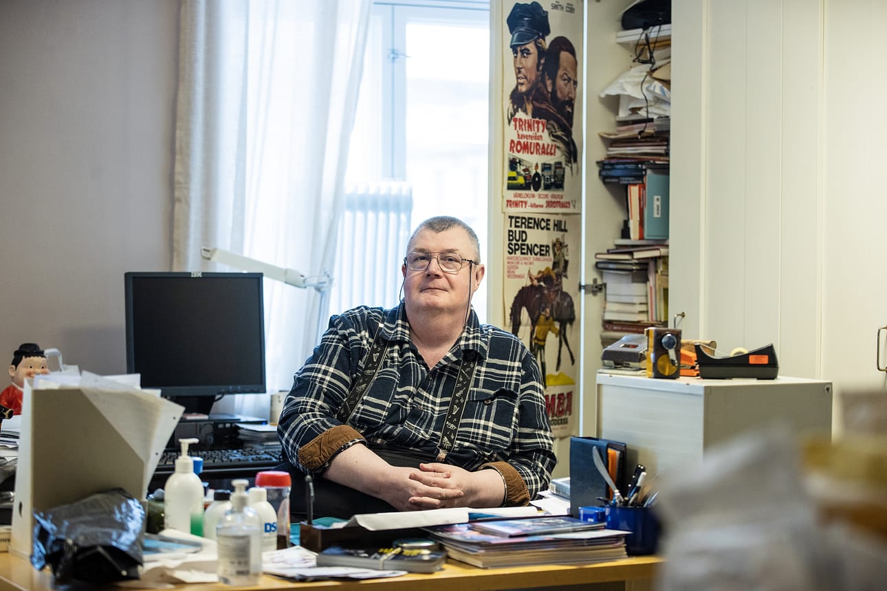 Oulun elokuvakeskuksen toiminnanjohtaja Sauli Pesonen palkittiin työstään 15 000 euron palkinnolla.
