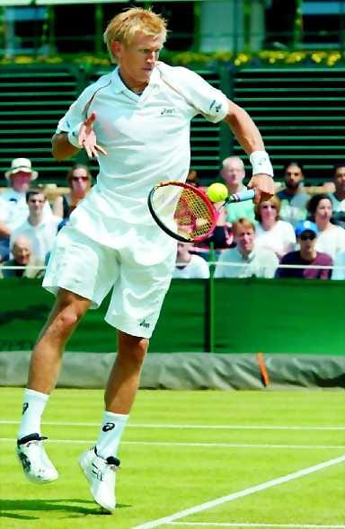Oikea suunta. Jarkko Nieminen nousee hitaasti, mutta varmasti kohti maailman tenniseliittiä.