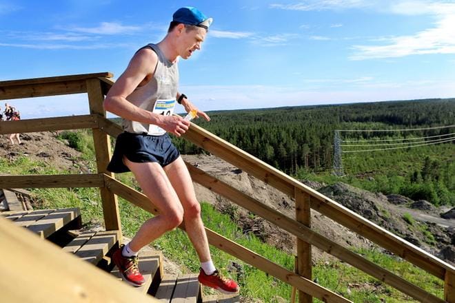 Pari vuotta sitten Mikko Patana kävi kokeilemassa Joupiskalla vertikaalitonnia ja voitti henkilökohtaisen kilpailun. ARKISTOKUVA: HEIKKI HAKANEN