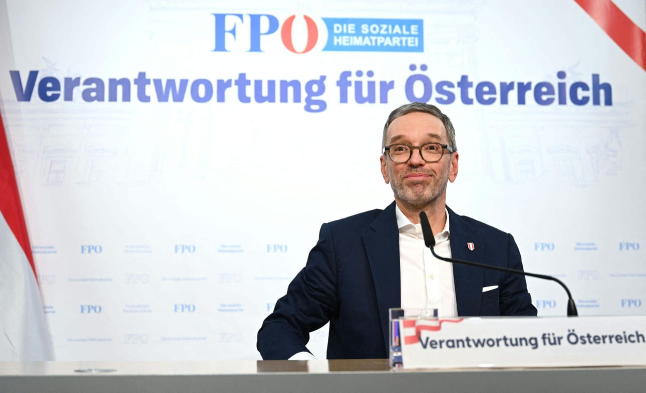 Itävaltaa voi pian johtaa Unkarin pääministeri Viktor Orbanin avoin ihailija ja Venäjä-mieliseksi katsottu Herbert Kickl. LEHTIKUVA / AFP