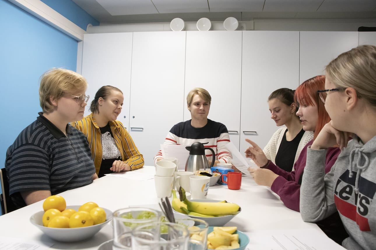 Kempeleen ensimmäinen nuorisovaltuusto päättää kautensa vuoden lopussa. Kuvassa ydinporukkaan kuuluvat Onni Kuivala (vasemmalla), Anni-Maria Teirikko, Veeti Mykkänen, Tiina Lankila, Pinja Karvonen ja Sini Pekkala.