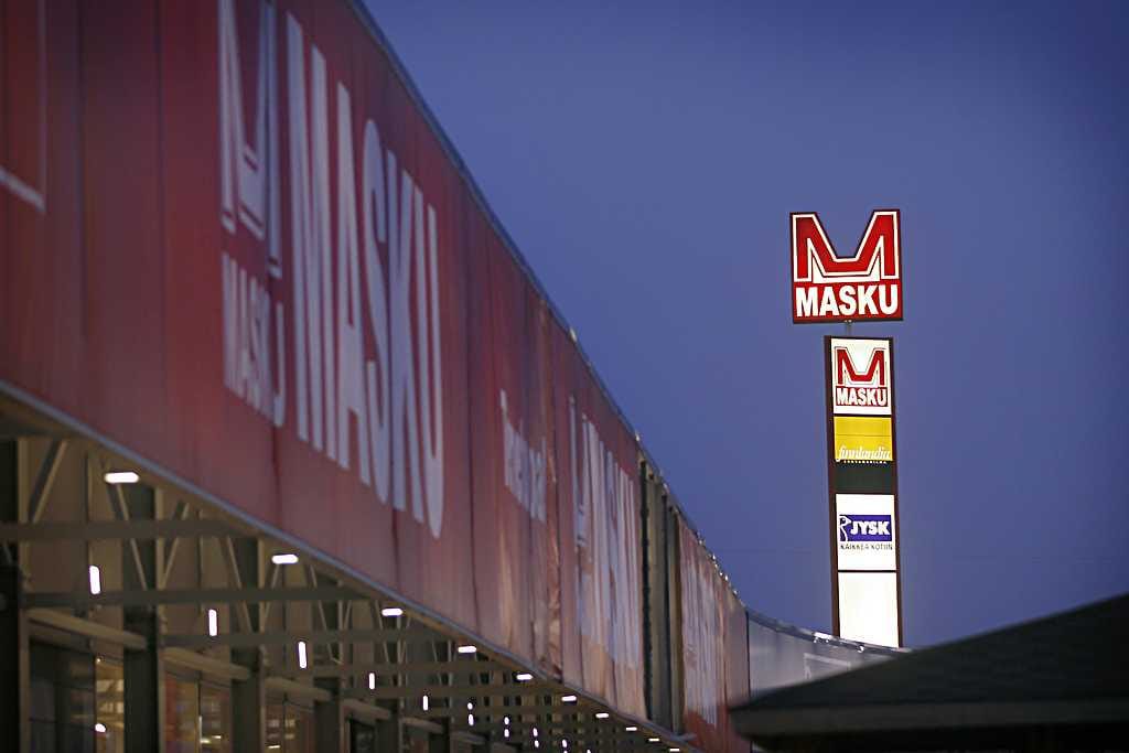 Outlet-myymälässa tarkoituksena on myydä kaikki tuotteet vähintään puoleen hintaan.