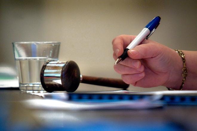 Europarlamentaarikko Anneli Jäätteenmäki (kesk.) kysyi blogissaan, mihin keskusta on unohtanut naiset? Naisten näkyvyyden väheneminen on yleisempikin ongelma politiikassa. Jäätteenmäen blogi: www.annelijaatteenmaki.net KUVA: EETU SILLANPÄÄ