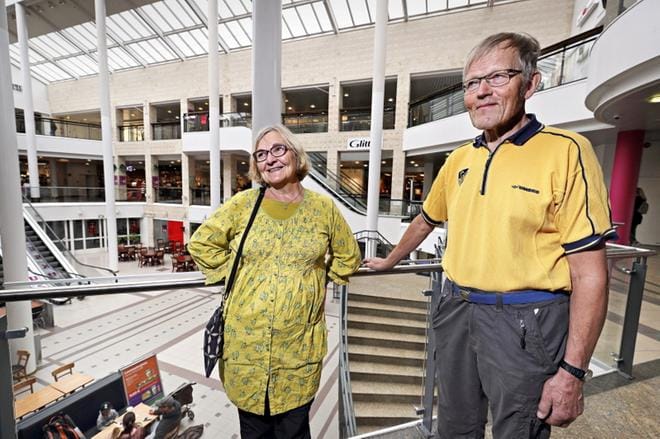Ostoskeskuksen on oltava niin hyvä, että se vetää asiakkaita kaukaa, sanoo Arto Kinnunen. Saara Kinnunen pohtii, nieleekö Ideapark keskustan asiakkaat. Kuvat: Kari löfhjelm