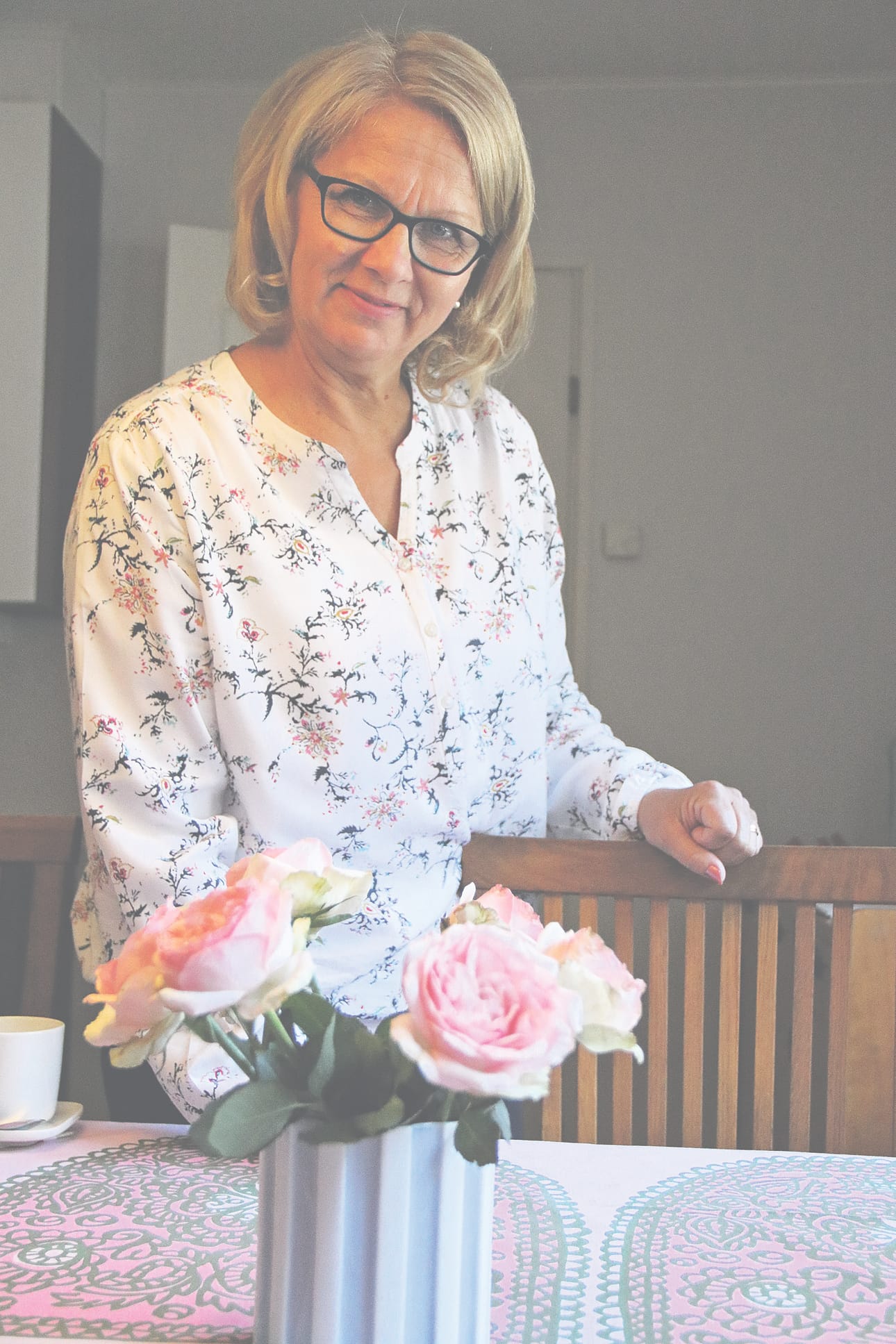 Kun tieto Aikku Matinollin saamasta tunnustuksesta alkoi levitä, myös muistamisia alkoi tulla. – Naapuri toi minulle nämä ruusut. Mutta aika moni ei ollut osannut yhdistää nimeäni palkintoon. Kaikki tuntevat minut nimellä Aikku, ja niin on aina ollut.