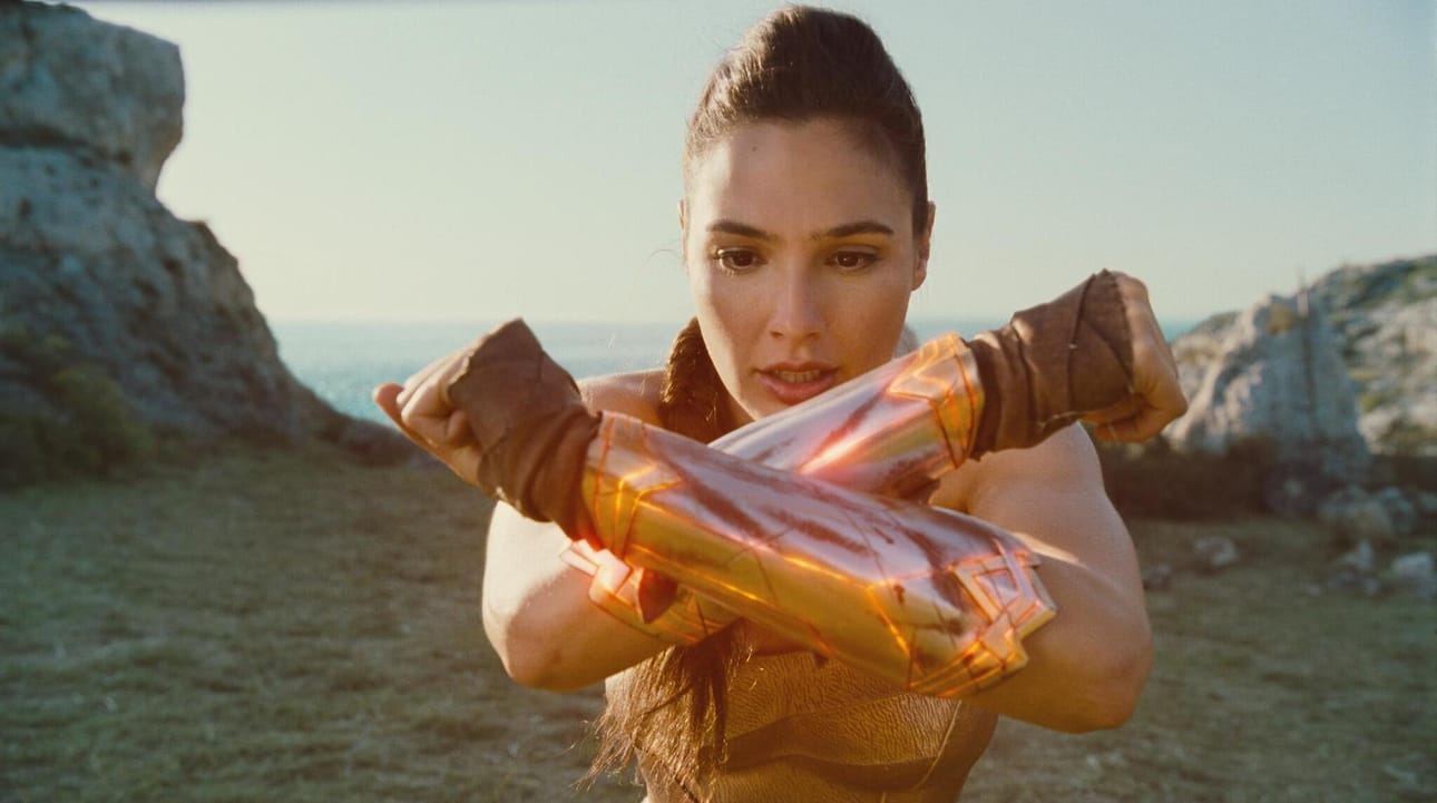 Wonder Womania esittävällä israelilaisella Gal Gadotilla on itsevarmaa sankarikarismaa.