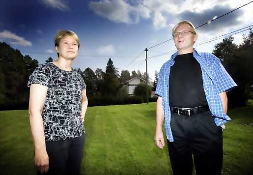 Tontilla tilaa golfradalle. Madekoskella asuvat Kaija ja Ahti Loukkola pitävät seutua yhtenä Oulun parhaista. "Alue on rauhallista ja naapurit tuttuja jo 1970-luvulta."