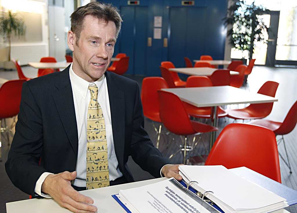 Valtionsyyttäjä Mika Illmanin mukaan toive ohjeiden saamisesta on tullut poliisilta.
