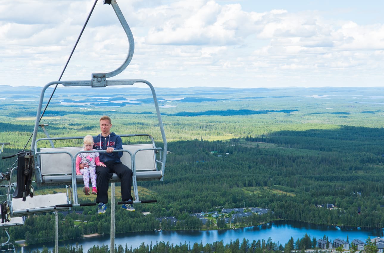 Ukkosen lähestyessä Rukan maisemahissi tyhjennetään välittömästi ja suljetaan.