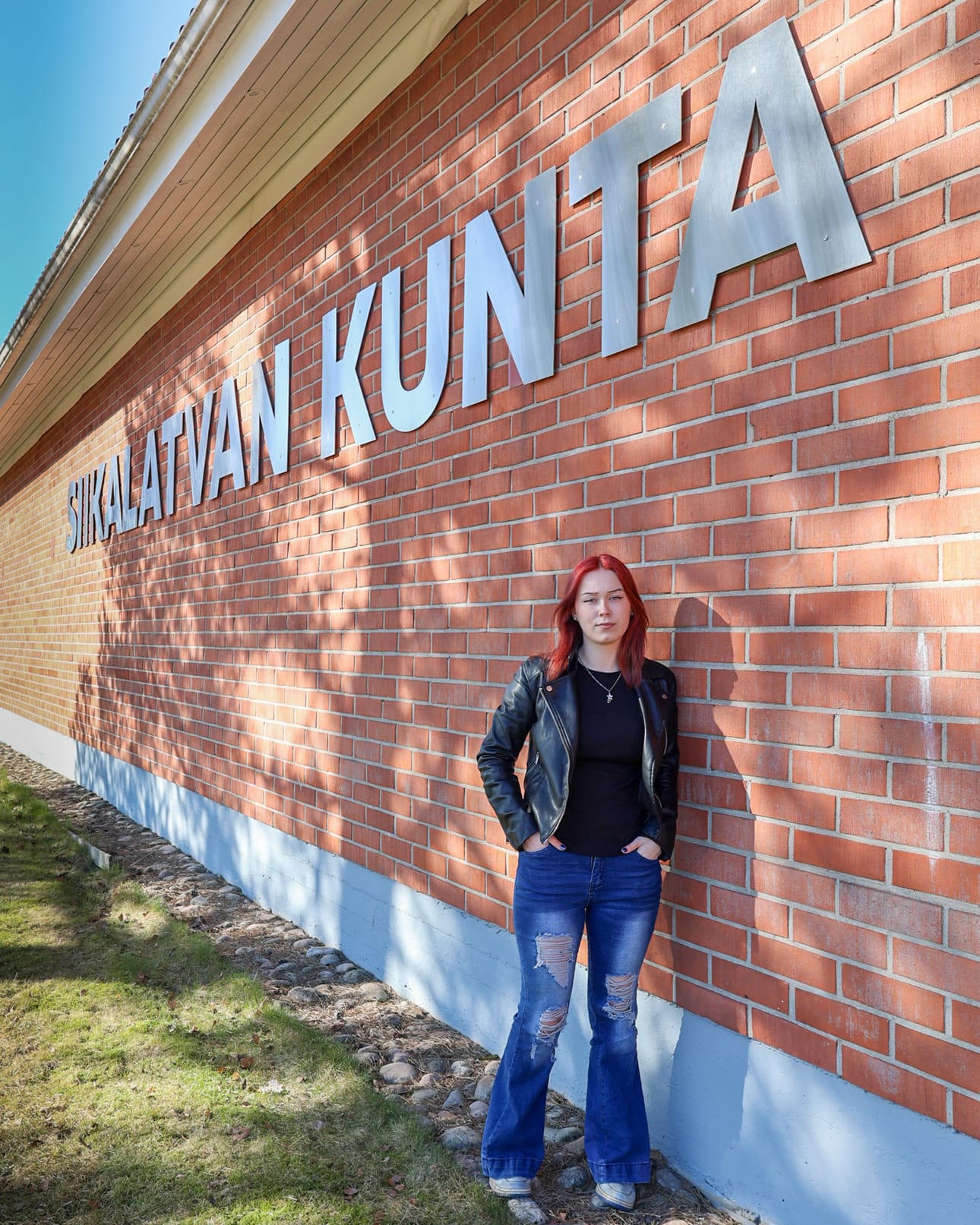 Jenniina Koskensalo toimii Siikalatvan kunnan viestintäkoordinaattorina. Hän on yksi viimeisistä JEDUn Piippolan yksiköstä valmistuneista media-alan osaajista.