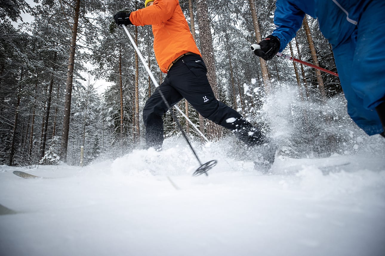 Umpihankivälineitä vertailtiin helmikuussa.