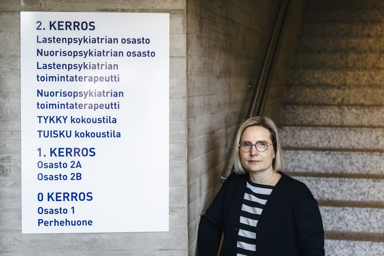 Lasten- ja nuorisopsykiatrian ylilääkäri Henna Haravuori sanoo, että laaja diagnostiikan tekeminen kuormittaa lasten ja nuorten mielenterveyspalveluita Lapissa.