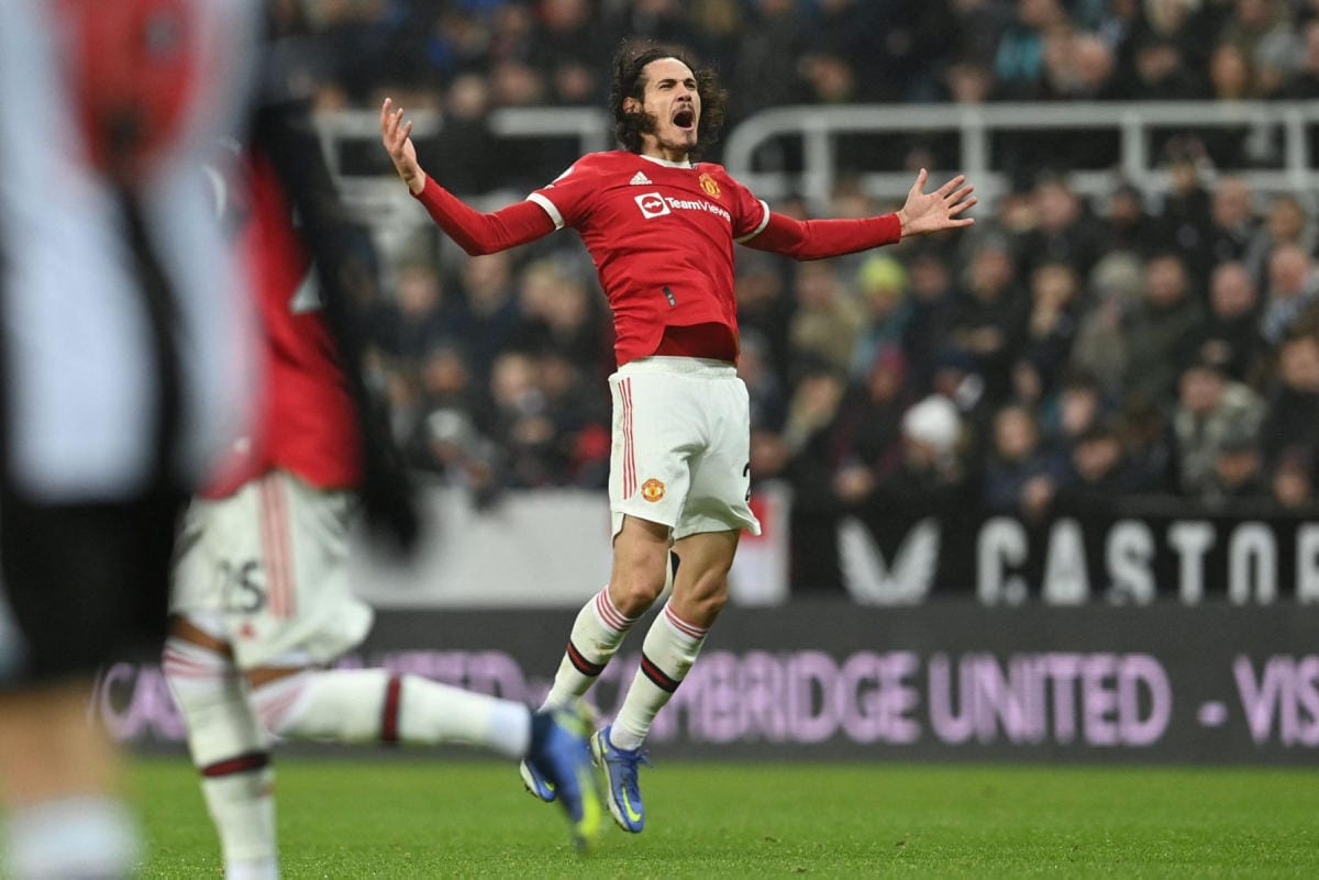 Edinson Cavani viimeisteli tasoituksen parikymmentä minuuttia ennen täyttä aikaa. LEHTIKUVA/AFP
