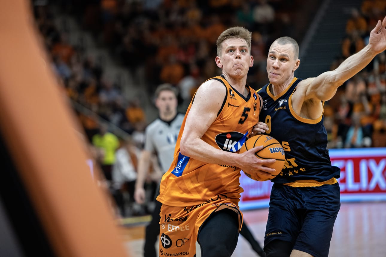 Henri Kantosen (vas.) lähtö jätti isot saappaat täytettäväksi. Arkistokuva.