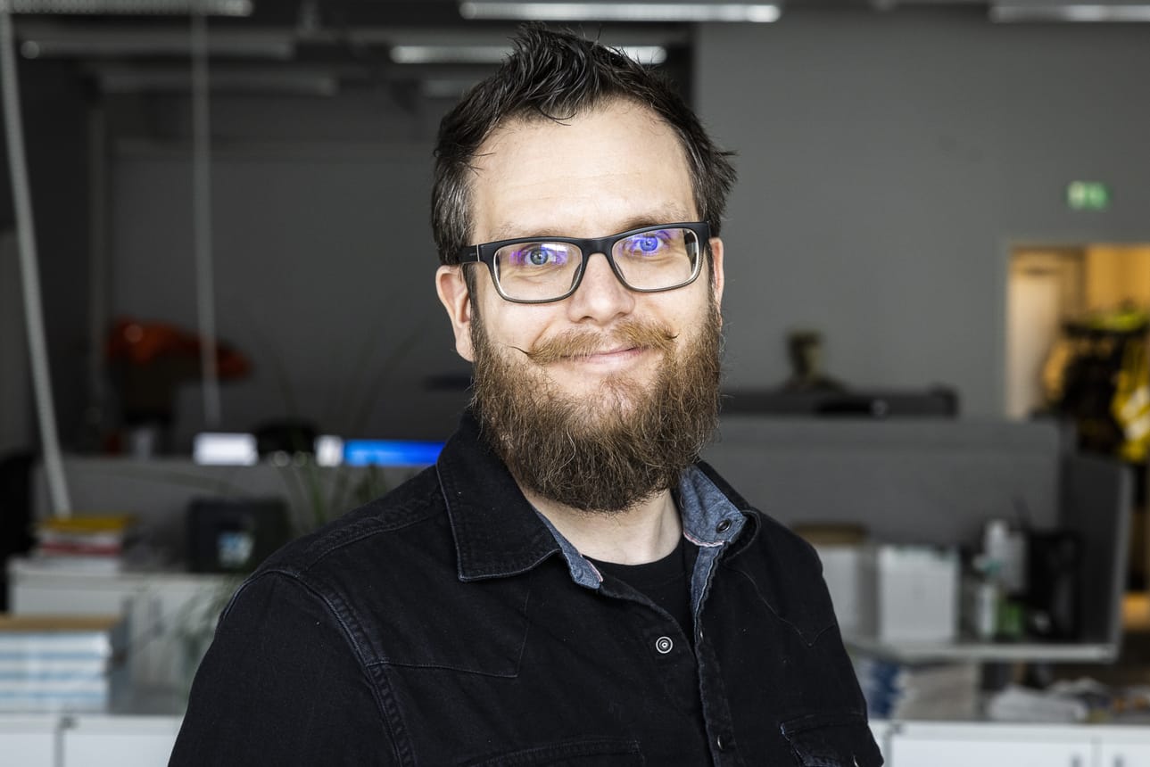 Lounais-Lapin päätoimittaja Matti Nikkilän mielestä kaikkein paras paikka Meri-Lapissa löytyy kotoa pihasaunan lauteilta.