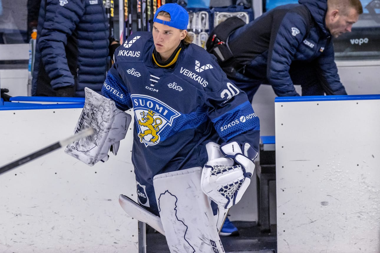 Petteri Rimpinen vartioi Suomen maalia.