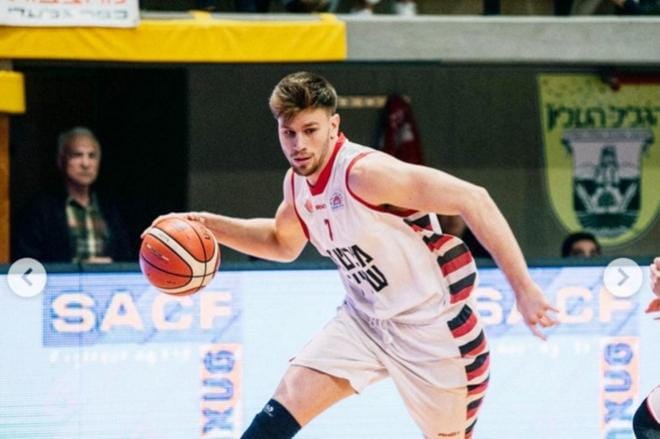 Karhu Basketin kanssa 1+1 -vuotisen sopimuksen tehnyt Miron Ruina ei seuran yllätykseksi olekaan Korisliigassa kotimainen pelaaja. KUVA: KARHU BASKETIN TIEDOTUS / GIL NOYMAN