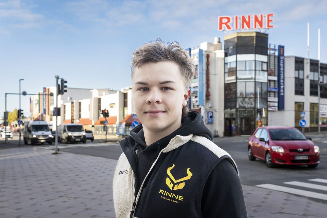Rovaniemeläinen moottorikelkkailija Topi Rinne on valmis Amerikan valloitukseen.