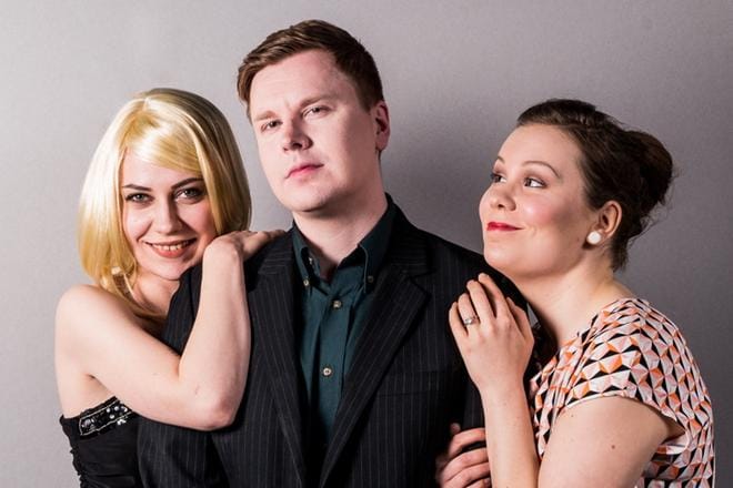 Pia Kivelä, Ari Kupari ja Noora Seppälä esiintyvät komediassa Vuokravaimo. KUVAT: MIKKO SIPPOLA
