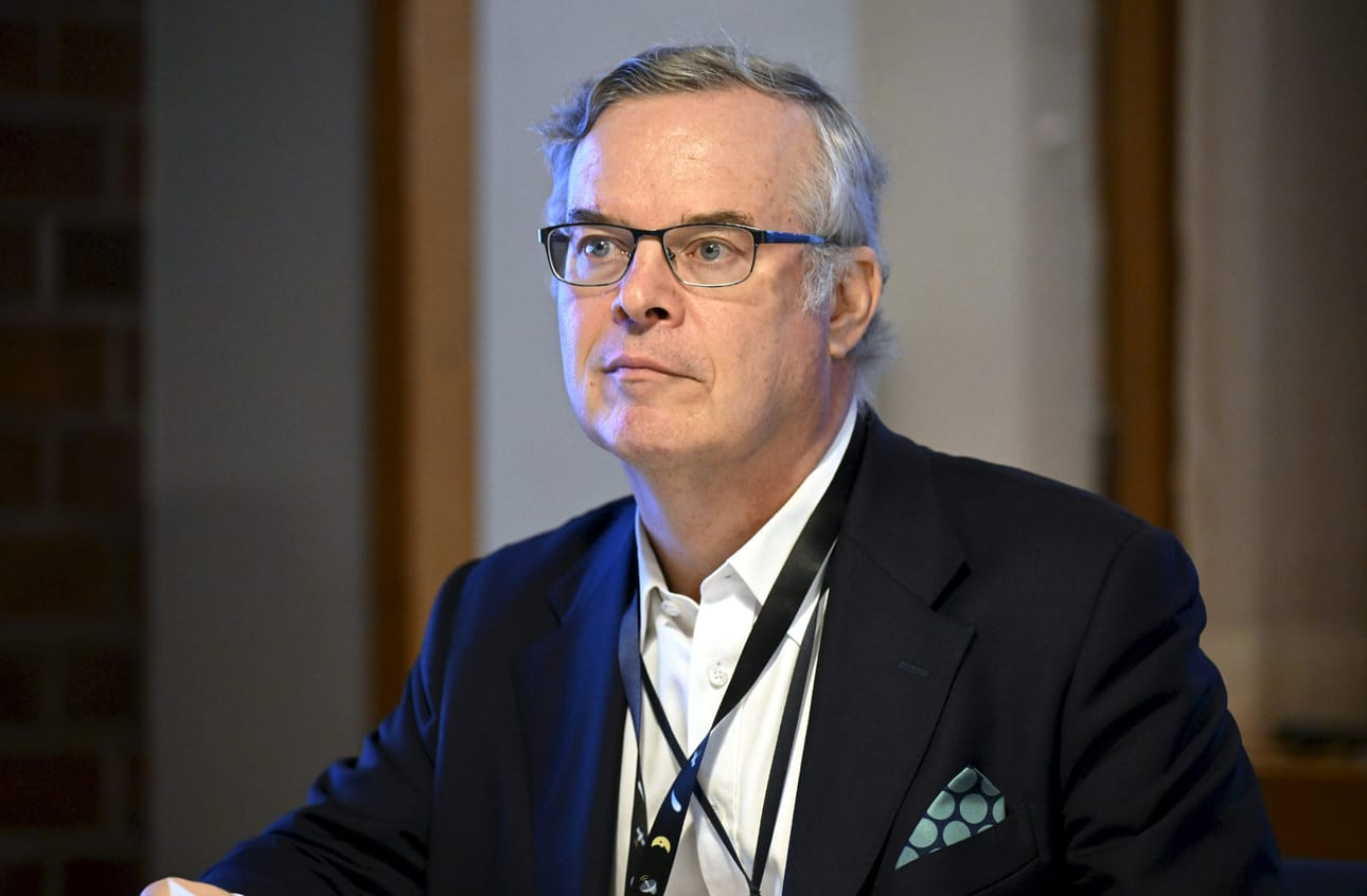 Kelan pääjohtaja Lasse Lehtonen Kelan mediatilaisuudessa Helsingissä 13. marraskuuta 2025. Tilaisuudessa kerrottiin ensimmäisiä tietoja syyskuussa alkaneesta 65 vuotta täyttäneiden valinnanvapauskokeilusta.