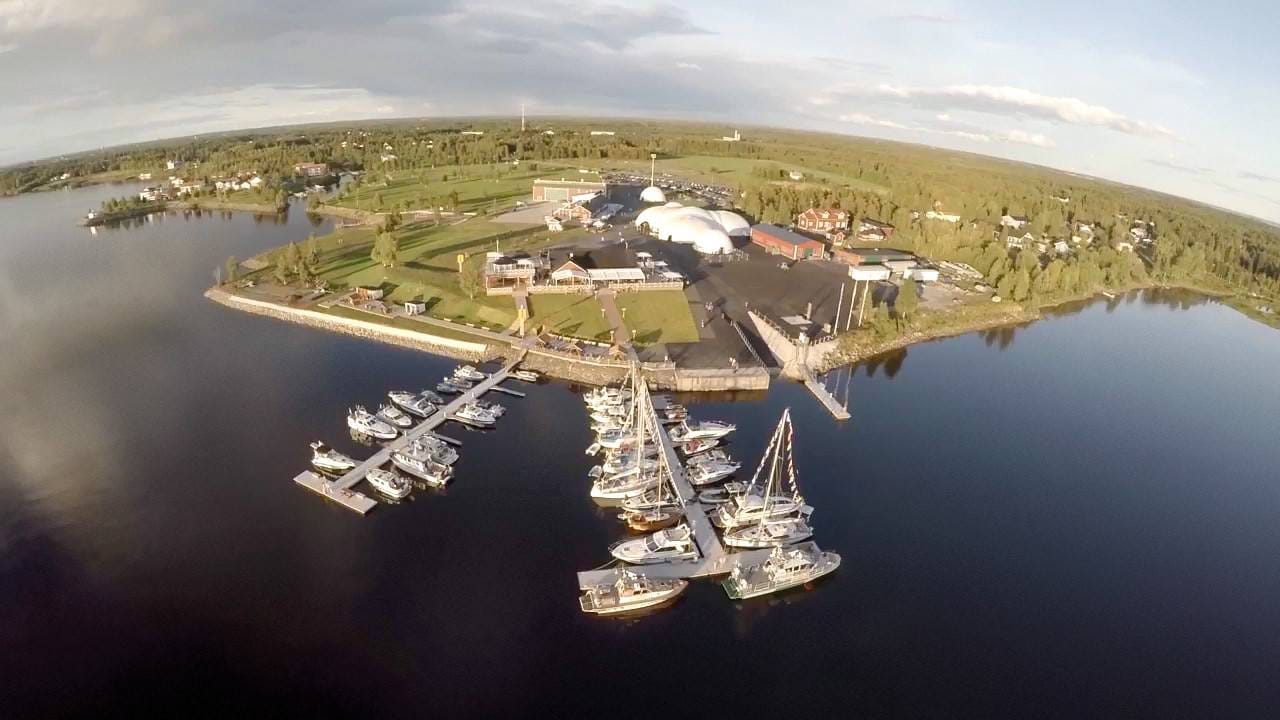 Messualue sijaitsee luonnonkauniilla alueella Tornion Hellälässä.