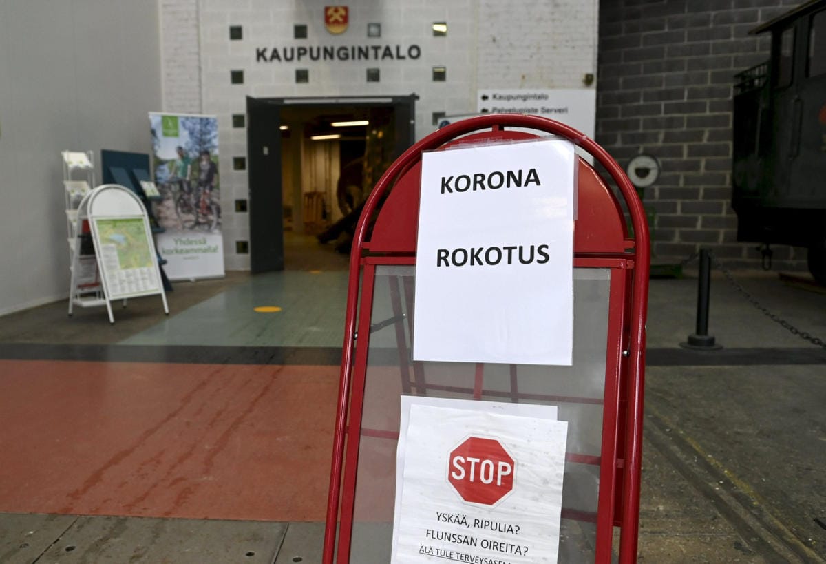 Kuntaliitosta muistutetaan, että kertaluonteiset koronatuet tai muut tulot eivät ratkaise kuntatalouden rakenteellisia ongelmia. LEHTIKUVA / Vesa Moilanen