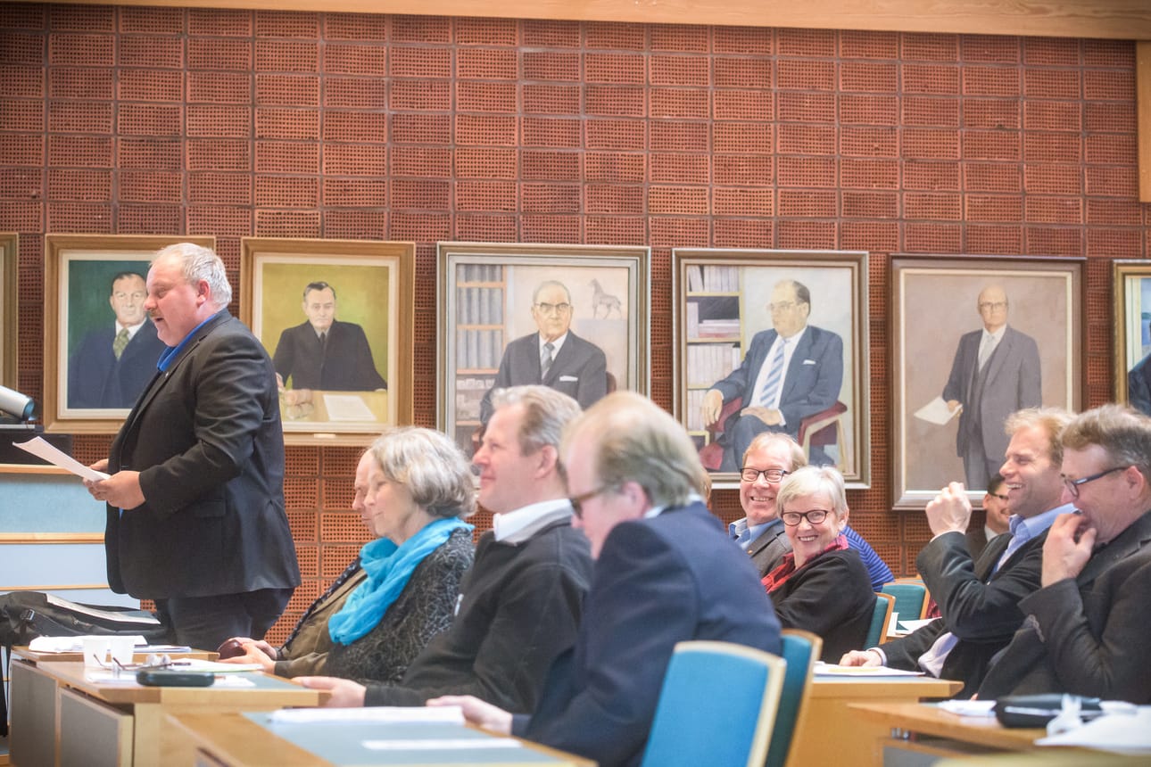 Kuusamo tekee pienen vähennyksen valtuutettujen määrään.