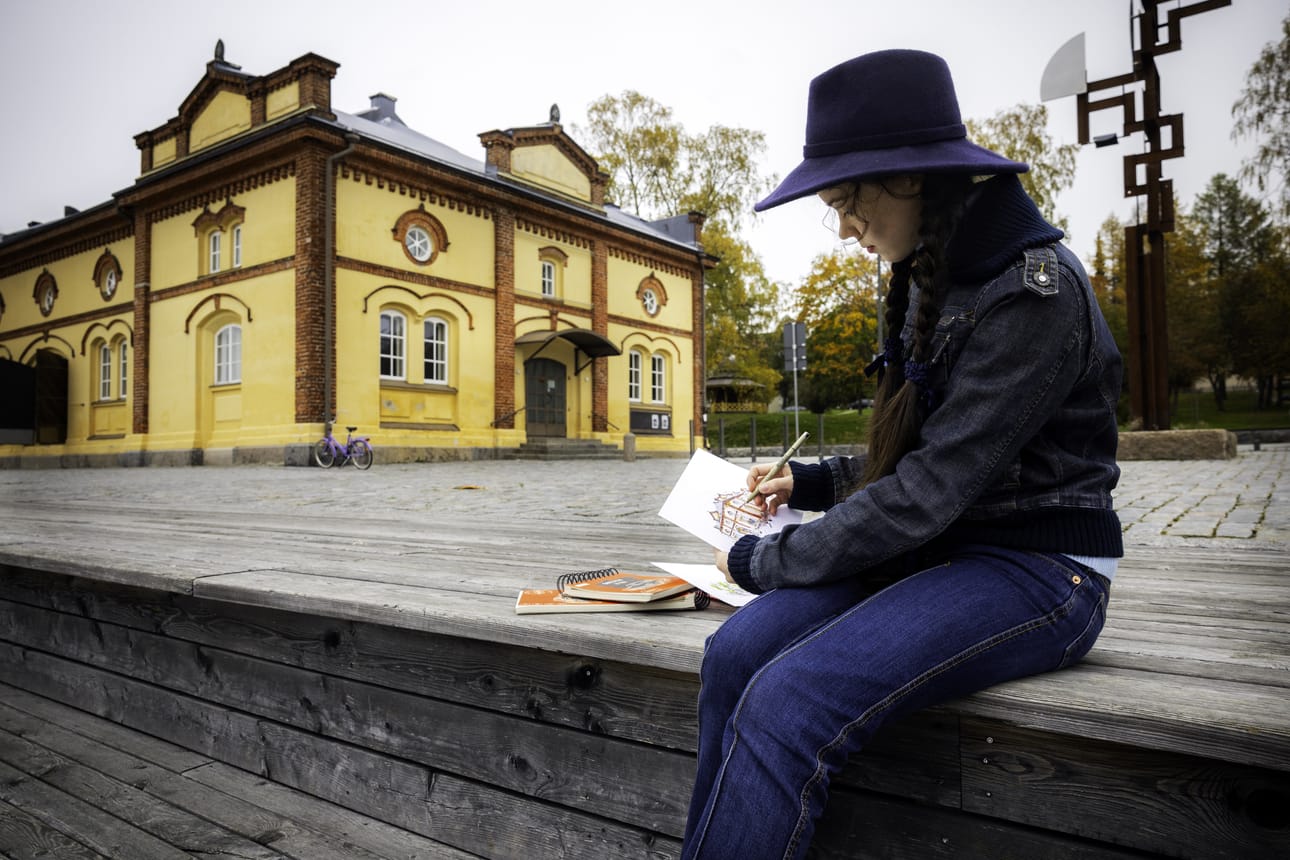 Miroslava "Mira" Sharaievskan piirrosjälki on yksityiskohtaista ja täsmällistä.