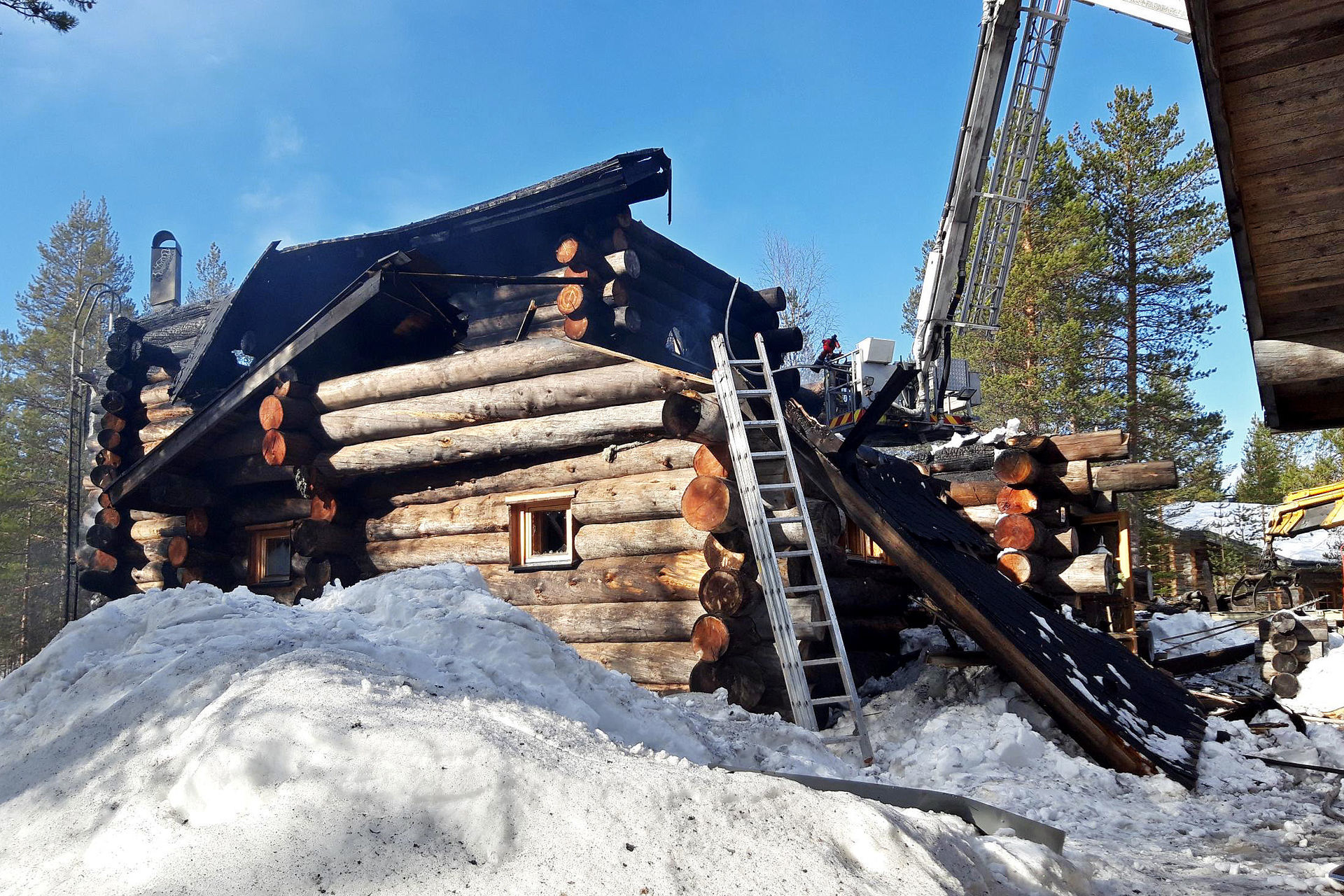"Toivomme, että yksi asia iskostuisi suomalaisten mieliin: sähkötöitä ei saa tehdä kuka tahansa" – Kolmen lapsen hengen vaatinut mökkipalo Levillä sai alkunsa laittomasta sähköasennuksesta