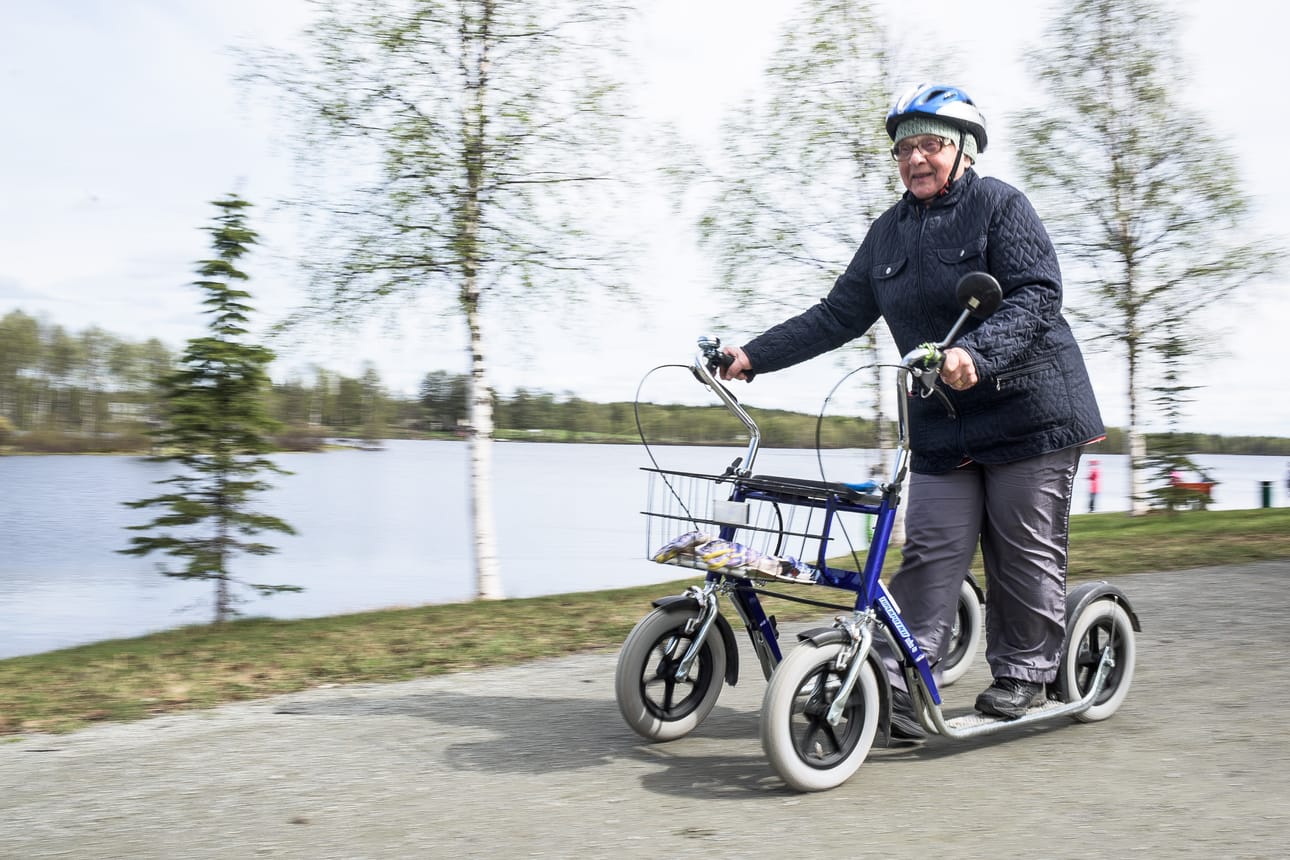 Maija-Liisa Väätäinen painoi menemään potkurillaan.