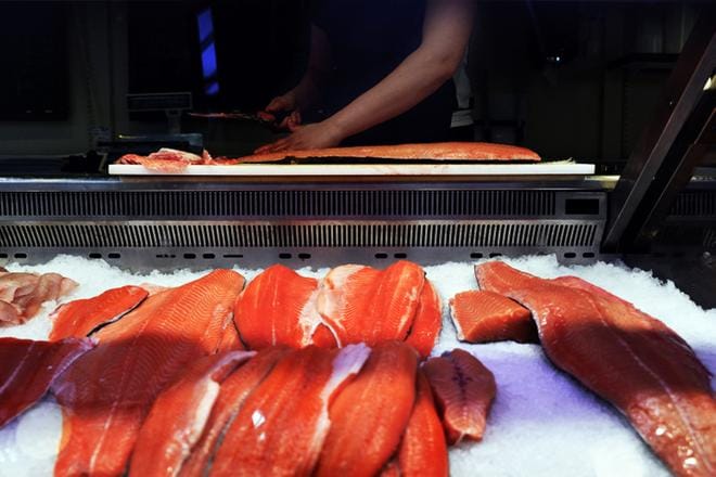 Marketeissa harmitellaan, jos nousussa ollut palvelutiskien myynti hiipuu yksittäisen epäilyn vuoksi. KUVA: ARTTU LAITALA