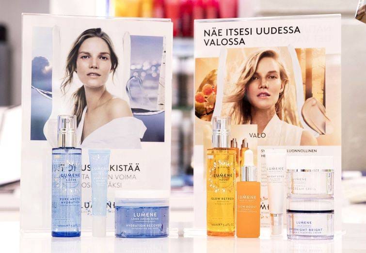 Kotimaisella Lumenella on kattava valikoima päivävoiteita ja ihonhoitotuotteita erilaisille ihotyypeille. Lähde- ja Valo-sarjat ovat suosittuja niiden kosteuttavien ja heleyttävien ainesosien ansiosta.