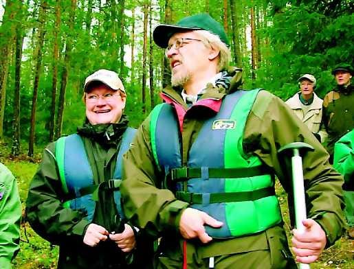 Lapin maisemissa. Presidentti Tarja Halonen ja tohtori Pentti Arajärvi pääsivät vesille vieraillessaan kaksi vuotta sitten Sallassa.