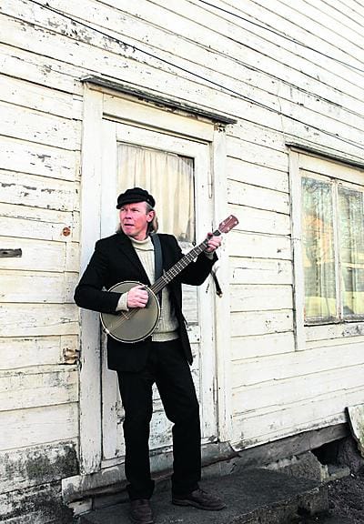 J. Karjalaiselle Lännen-Jukka oli laulumiehen loppututkinto.