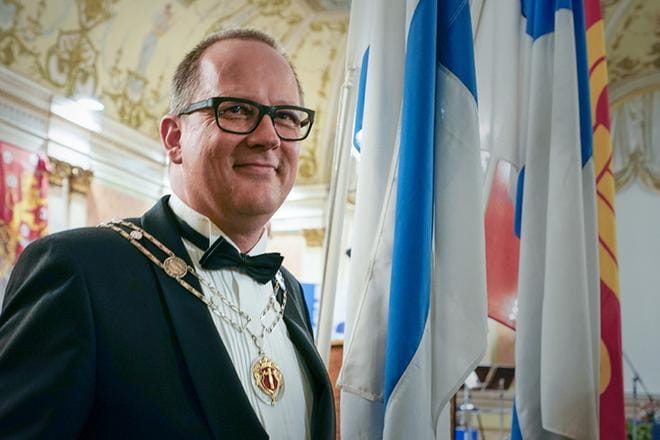 Kaupunginjohtaja Tomas Häyry juhlisti vuosijuhlassa samalla omaa 50-vuotissyntymäpäiväänsä.