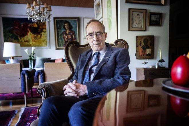 Arkkiatri Risto Pelkonen on huolissaan terveydenhuollon ammattilaisten jaksamisesta koronapandemian aikana. – On hyvin paljon johdosta kiinni, miten työntekijät jaksavat. Hyvä johtaminen ei muuta työmäärää, mutta tekee työstä mielekästä, Pelkonen pohtii. ARKISTOKUVA: KIMMO PENTTINEN