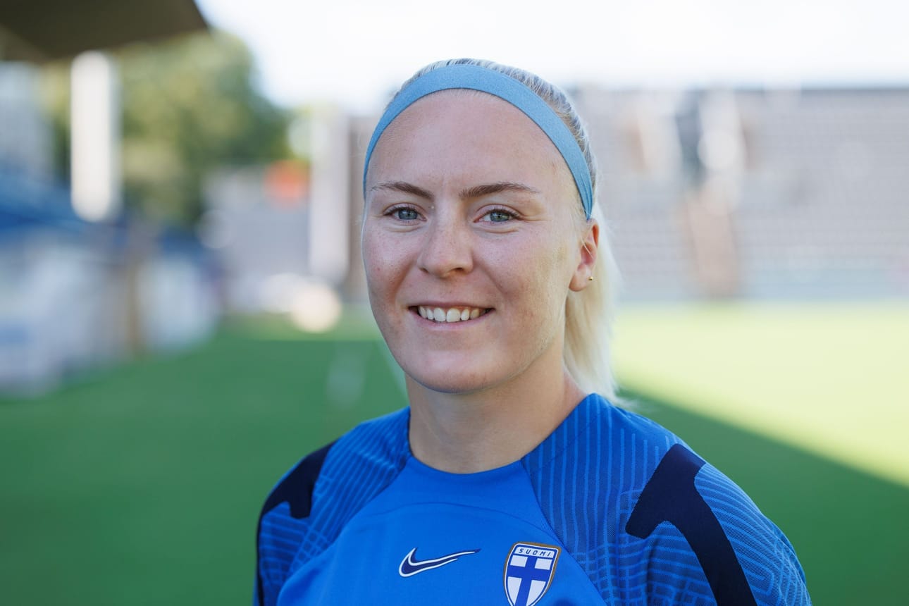 Jutta Rantala on mukana Suomen naisten jalkapallomaajoukkueessa. LEHTIKUVA / Anni Savolainen