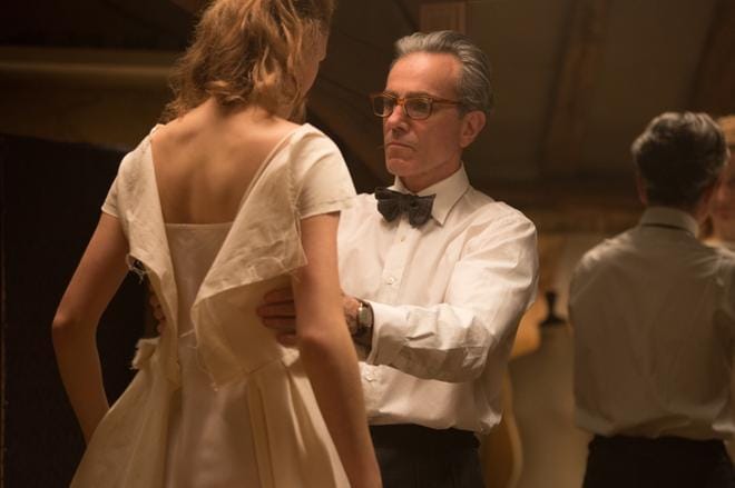 Kuusikymppinen Daniel Day-Lewis on kertonut jäävänsä tämän elokuvan jälkeen eläkkeelle. Vicky Krieps vasta aloittelee.