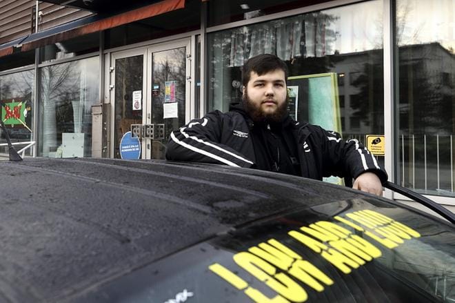 Aleksi Vesterberg toivoo, että kaupunki löytäisi rahaa ja Nurmon keskustassa sijaitsevat Kenun tilat saataisiin korjattua kunnolla niin, että sisällä voisi olla. KUVA: HEIKKI HAKANEN