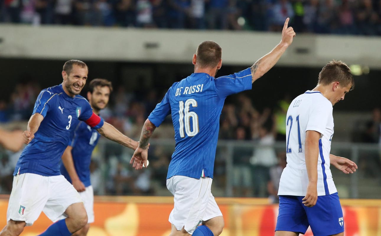 Italian Daniele de Rossi puski 2-0-osuman toisella puoliajalla.