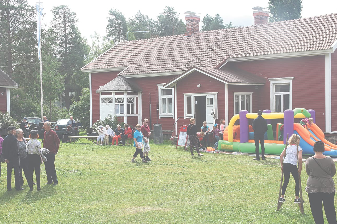 Väkeä oli Luutajuhlassa hyvin paikalla.