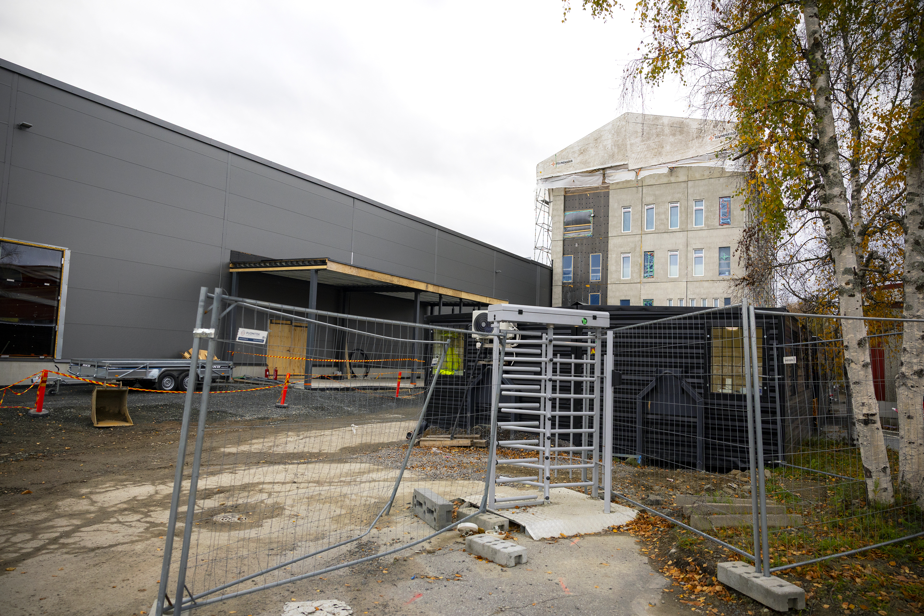 Laihian kunnantalo kuohuttaa tunteita – "Järkyttävän näköinen laitos"