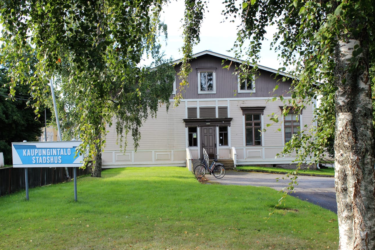 Kaskisten kaupunginvaltuusto käsitteli maanantaina liitosneuvotteluiden aloittamista Närpiön kanssa. Arkistokuva.