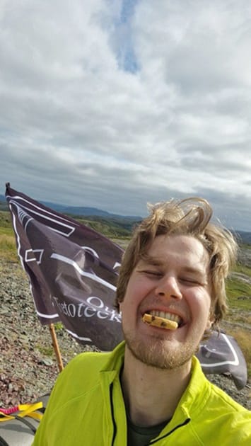 Laserleikkauksen jälkeen Ville Hokkinen ei ole juuri päätä vaivannut näkemiseen liittyvien asioiden kanssa, kun aikaa ei enää kulu piilolinssien ja silmälasien kanssa säätämiseen.