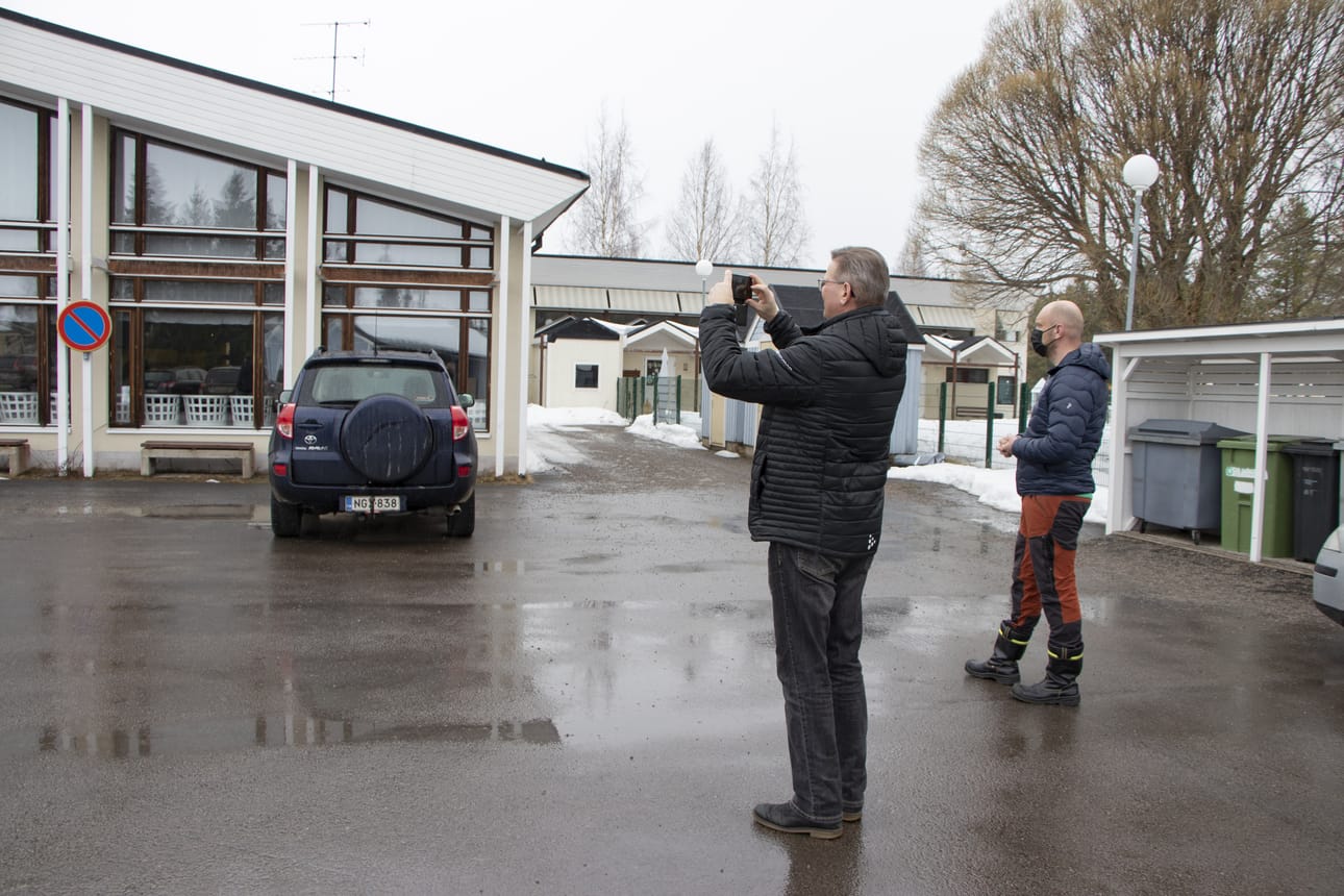 PPSHP:N kiinteistömanageri Seppo Wiik kiersi loppuviikosta latvakuntien sosiaali- ja terveys- sekä pelastuspalvelun kiinteistöjä. Piippolassa Wiikin, Hannu Komun ja Olli Valtasen listalla olivat työpajatoimintaa tarjoava vanha terveyskeskus sekä palvelukeskus Vaarintalo.