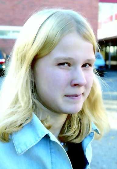 Kyllä joskus luen horoskooppeja. Mutta en silleen usko niihin."Anna Lehtinen7. luokka, Kastellin koulu