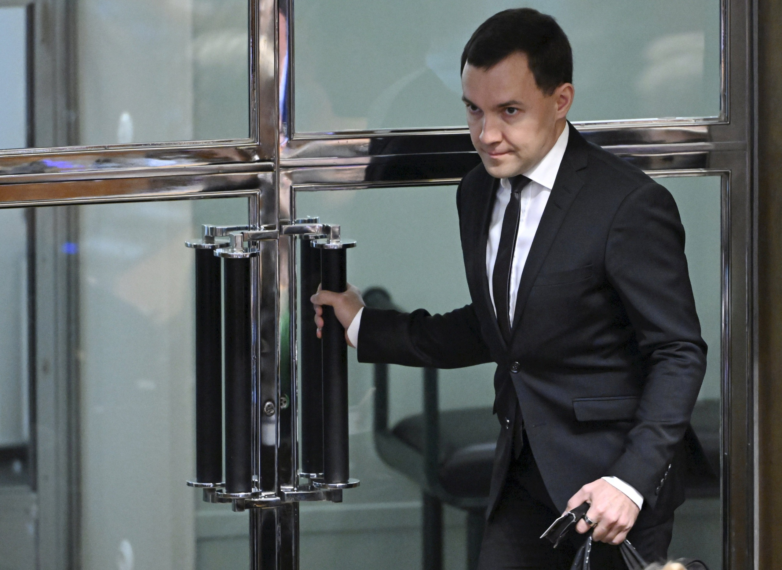 Elinkeinoministeri Rydman: EU-maiden kilpailu tuilla on jo vaikeuttanut investointien saamista Suomeen